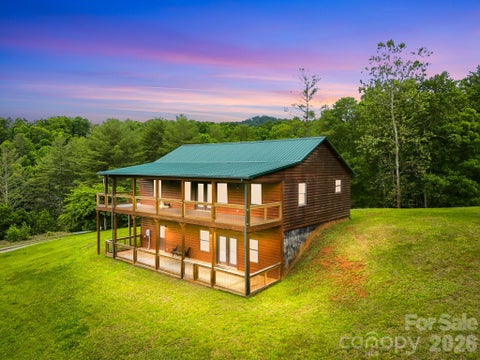 Photo of 168 Barefoot Cove, Burnsville, NC 28714 (MLS # 4387898)