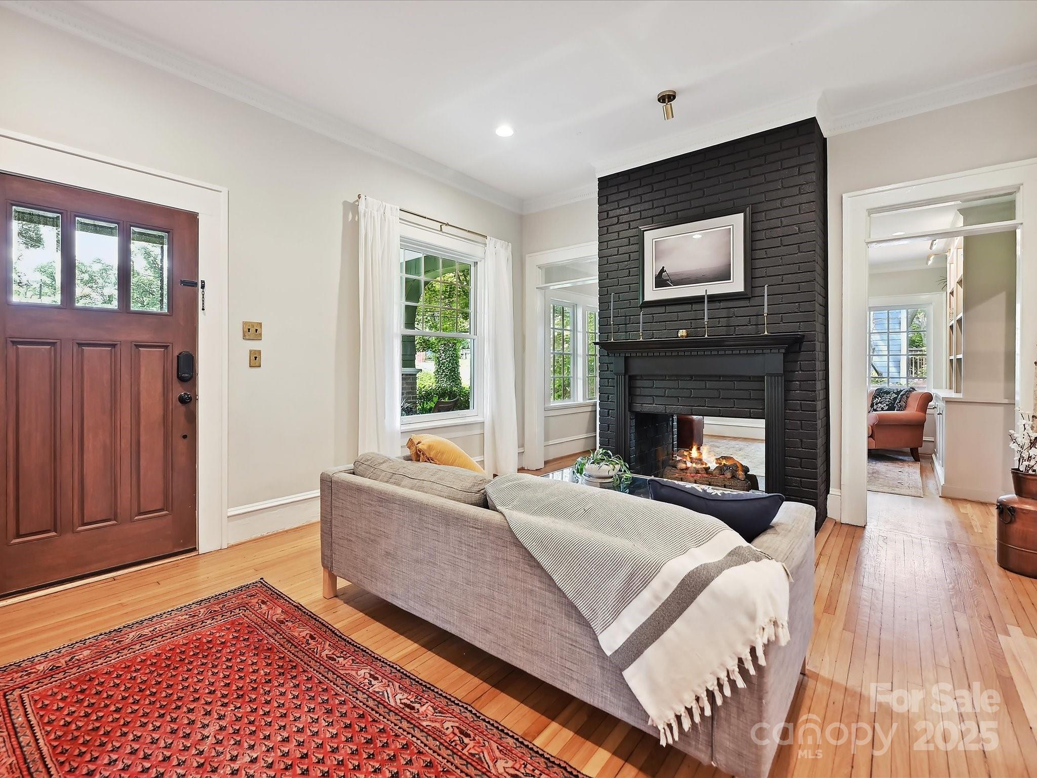 3459 Selwyn Avenue
