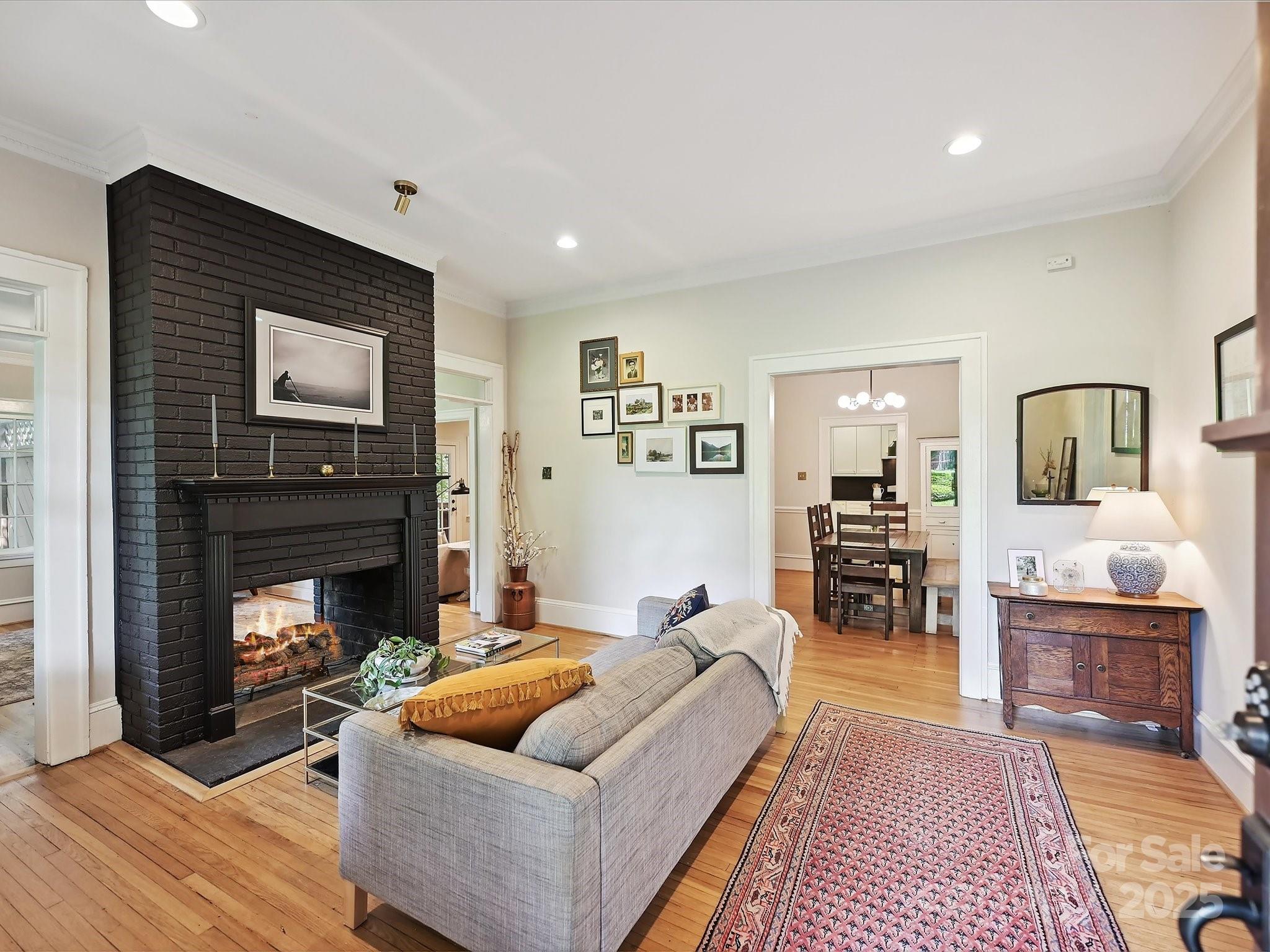 3459 Selwyn Avenue