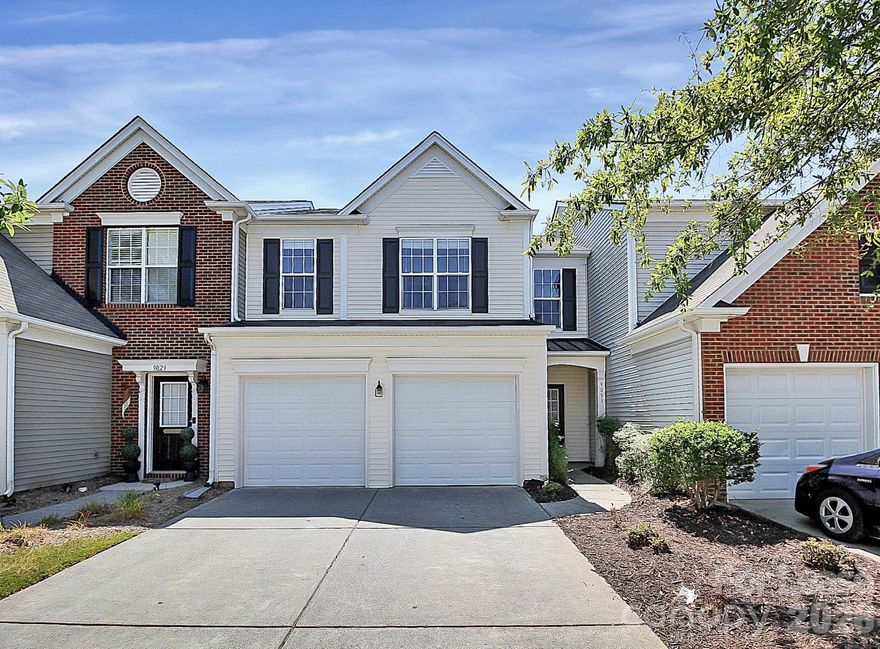 This beautiful 3BD/2.5BA Townhome is located in the sought after community of Blakeney Preserve in Ballantyne. Hardwood floors on main level, ceramic tile in bathroom and granite countertops in kitchen. Open floor plan, perfect for entertaining. Primary bedroom w/ vaulted ceilings, garden tub, separate shower and walk- in closet. Attached 2 car garage. Across the street from Blakeney Shopping Center featuring shopping, restaurants, entertainment and more! Minutes to I-485, Ballantyne, & Uptown.

Technology Fee: $20/Month
Pet Policy: Pets are not permitted at this property.