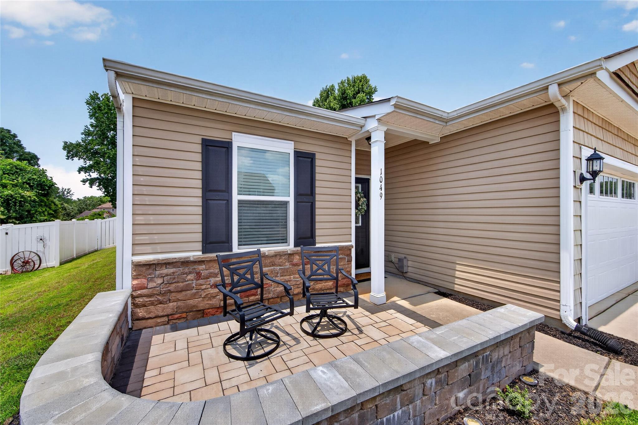 1049 Sweetgum Street