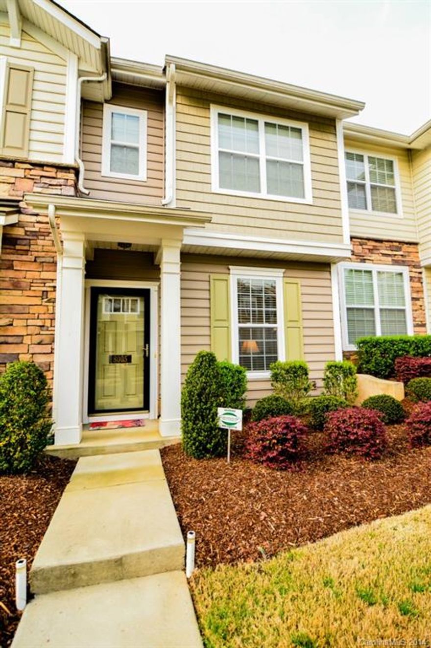 Adorable, well-maintained townhome with hardwoods, granite countertops, and 42" cabinets in kitchen. Vaulted ceiling in master. Walking distance to shops and restaurants!