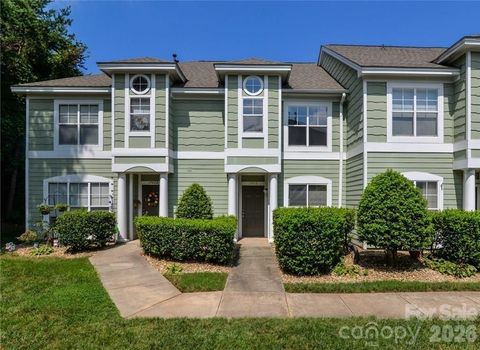 Photo of 17418 Tuscany Lane, Cornelius, NC 28031 (MLS # 4370364)