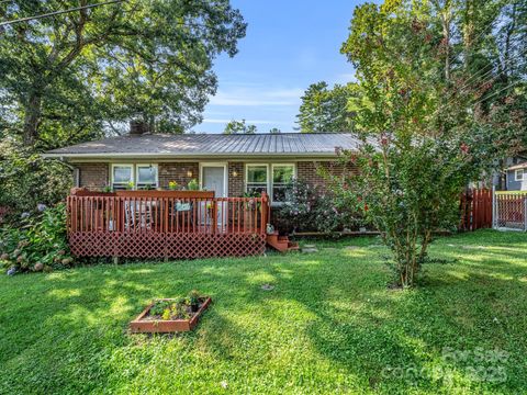 Photo of 285 Cosmos Drive, Hendersonville, NC 28791 (MLS # 4314583)