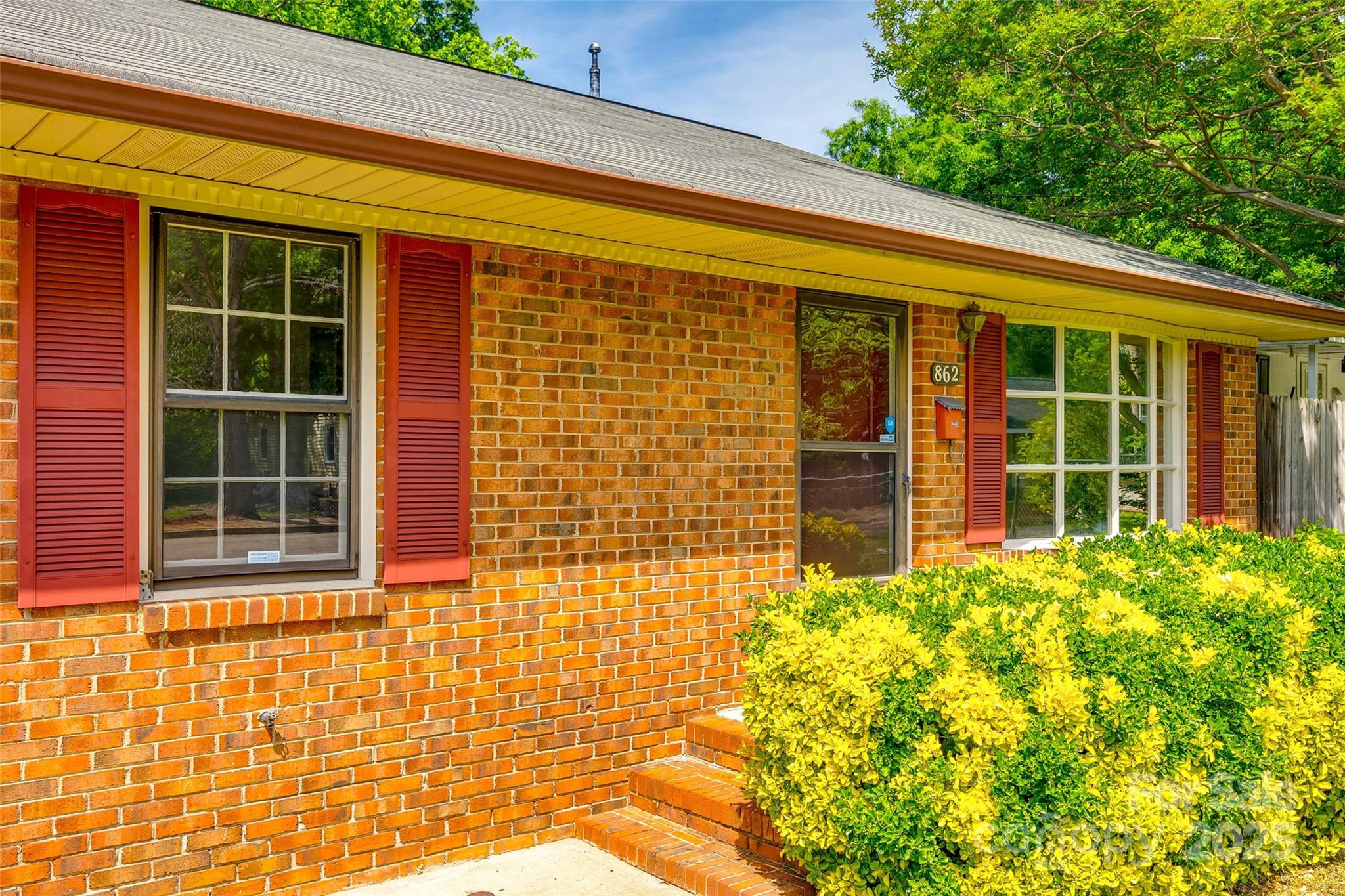 862 Eastwood Drive