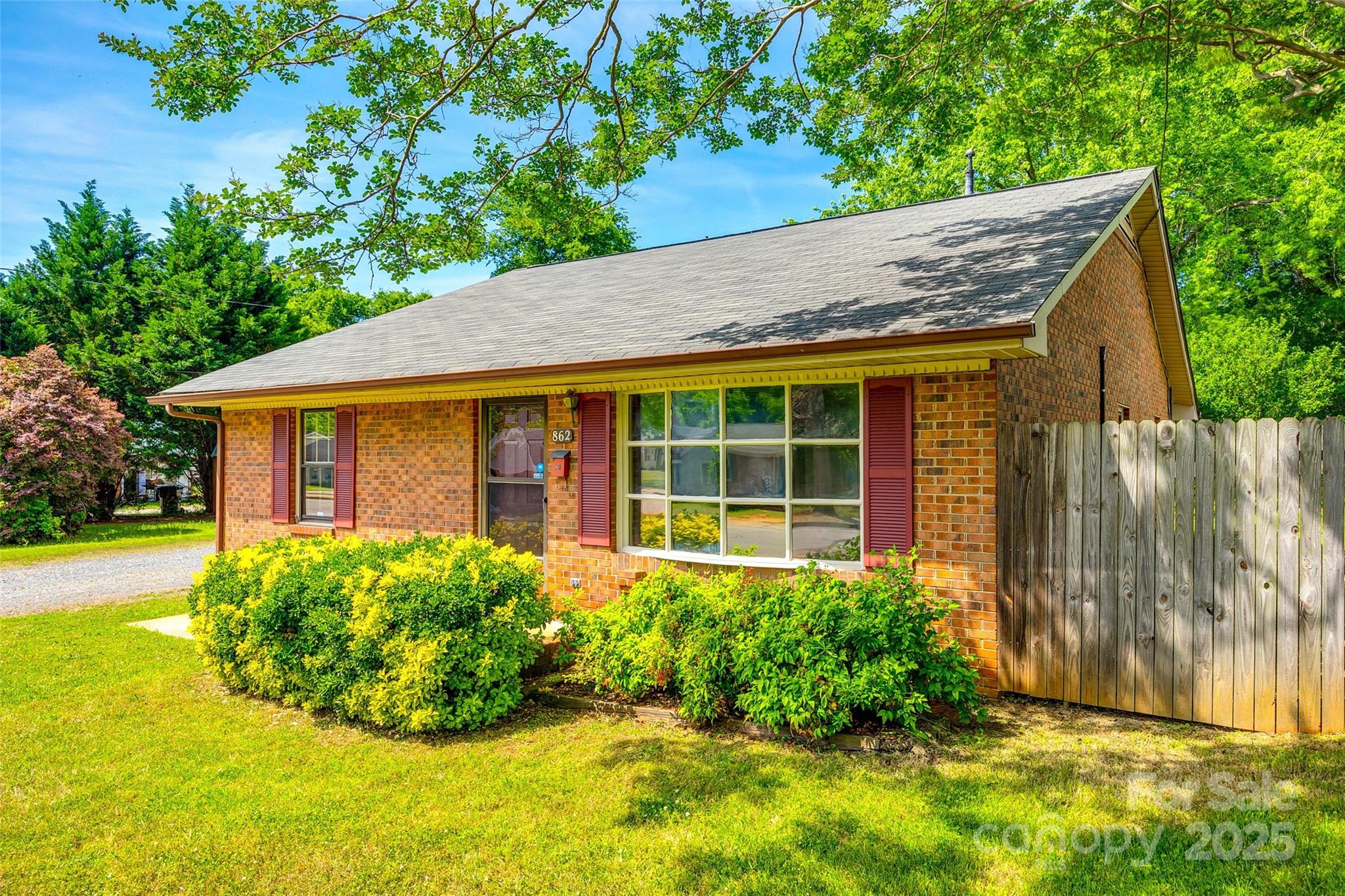 862 Eastwood Drive