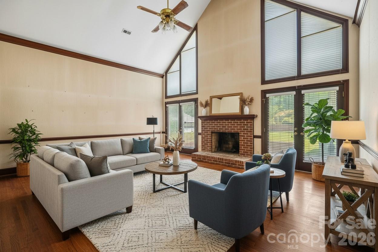 2231 Richardson Drive