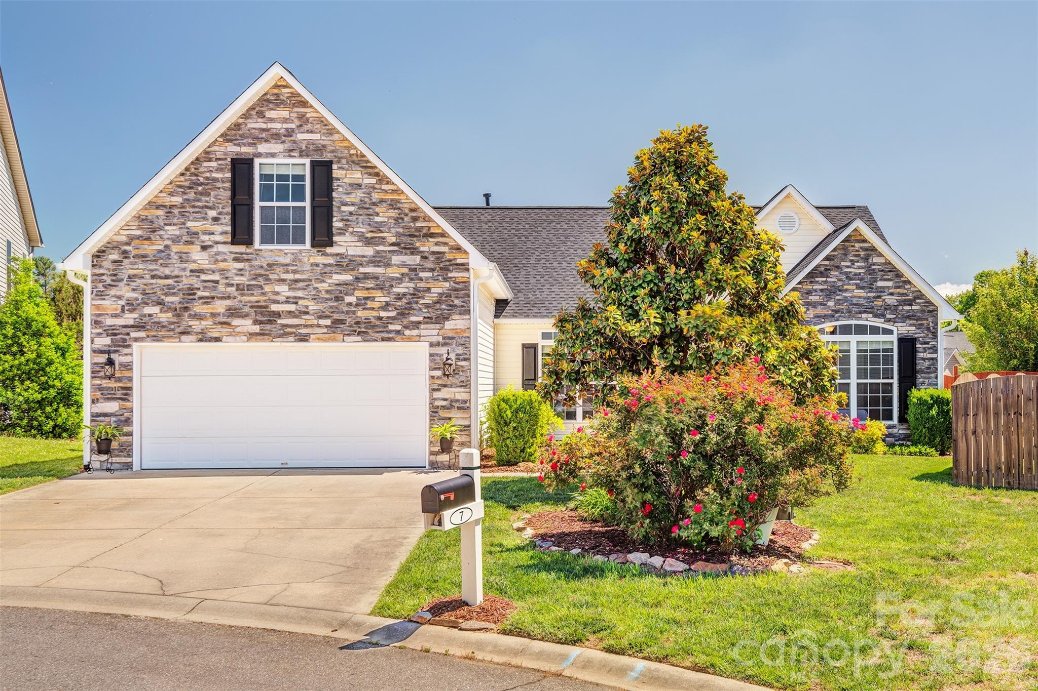 7 Breyerton Court