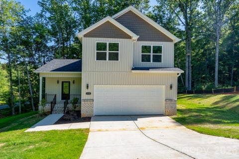 Photo of 610 Queens Drive, Dallas, NC 28034 (MLS # 4383126)