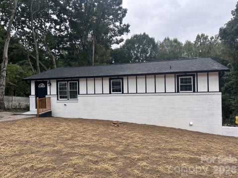 Photo of 169 8th Avenue SW, Conover, NC 28613 (MLS # 4433431)