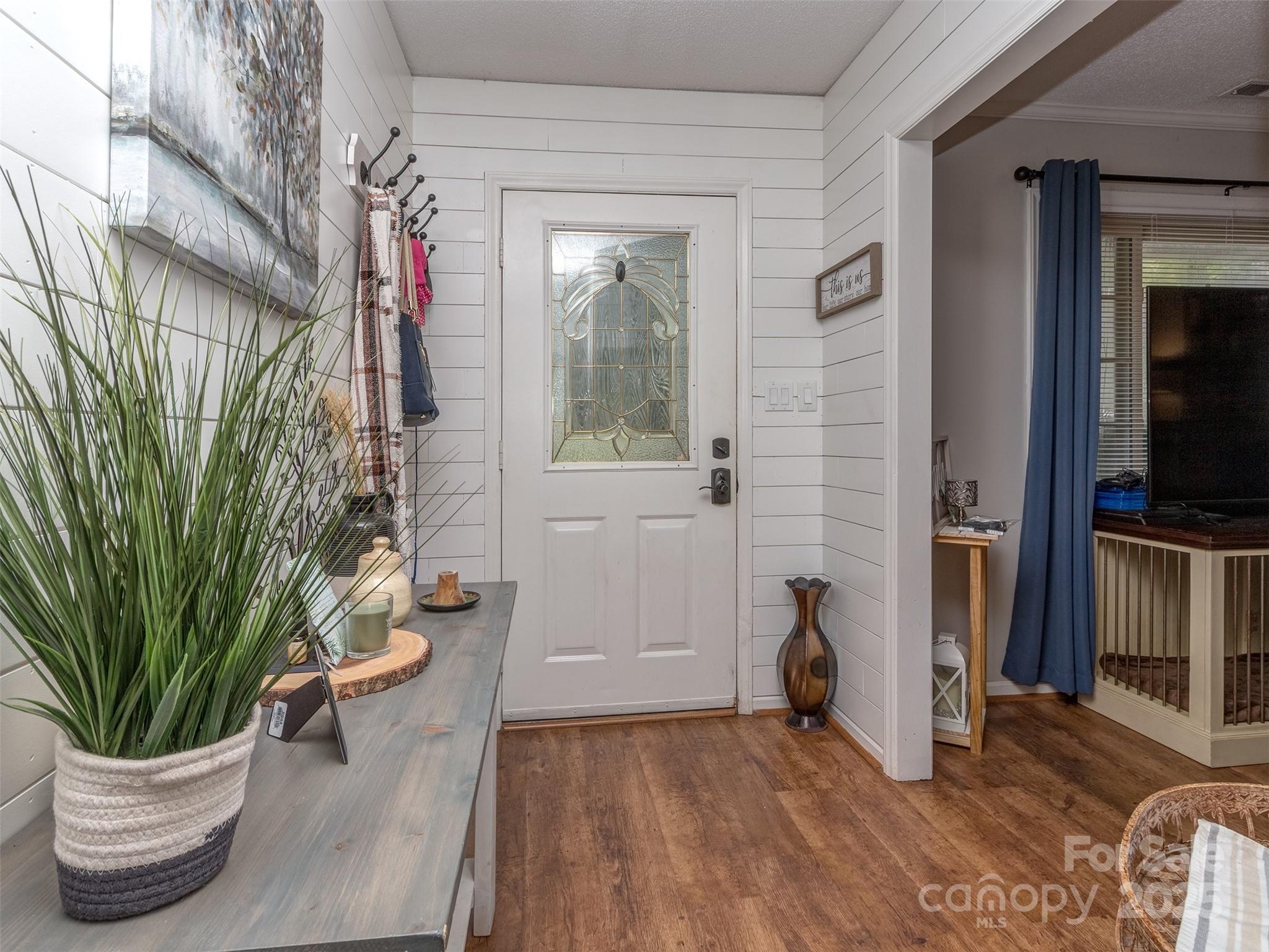2328 Woodfield Circle