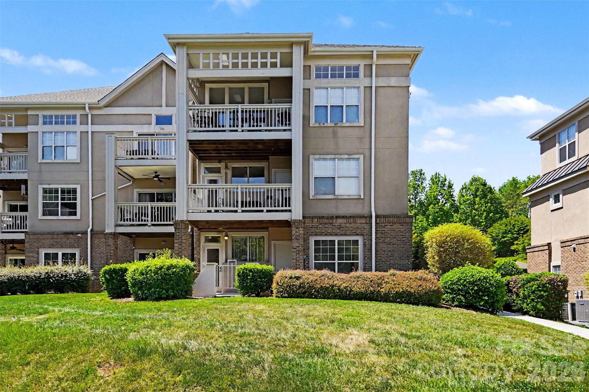 104 Pier 33 Drive 301