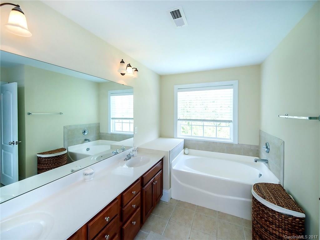 Autumn Cove at Lake Wylie - Residential