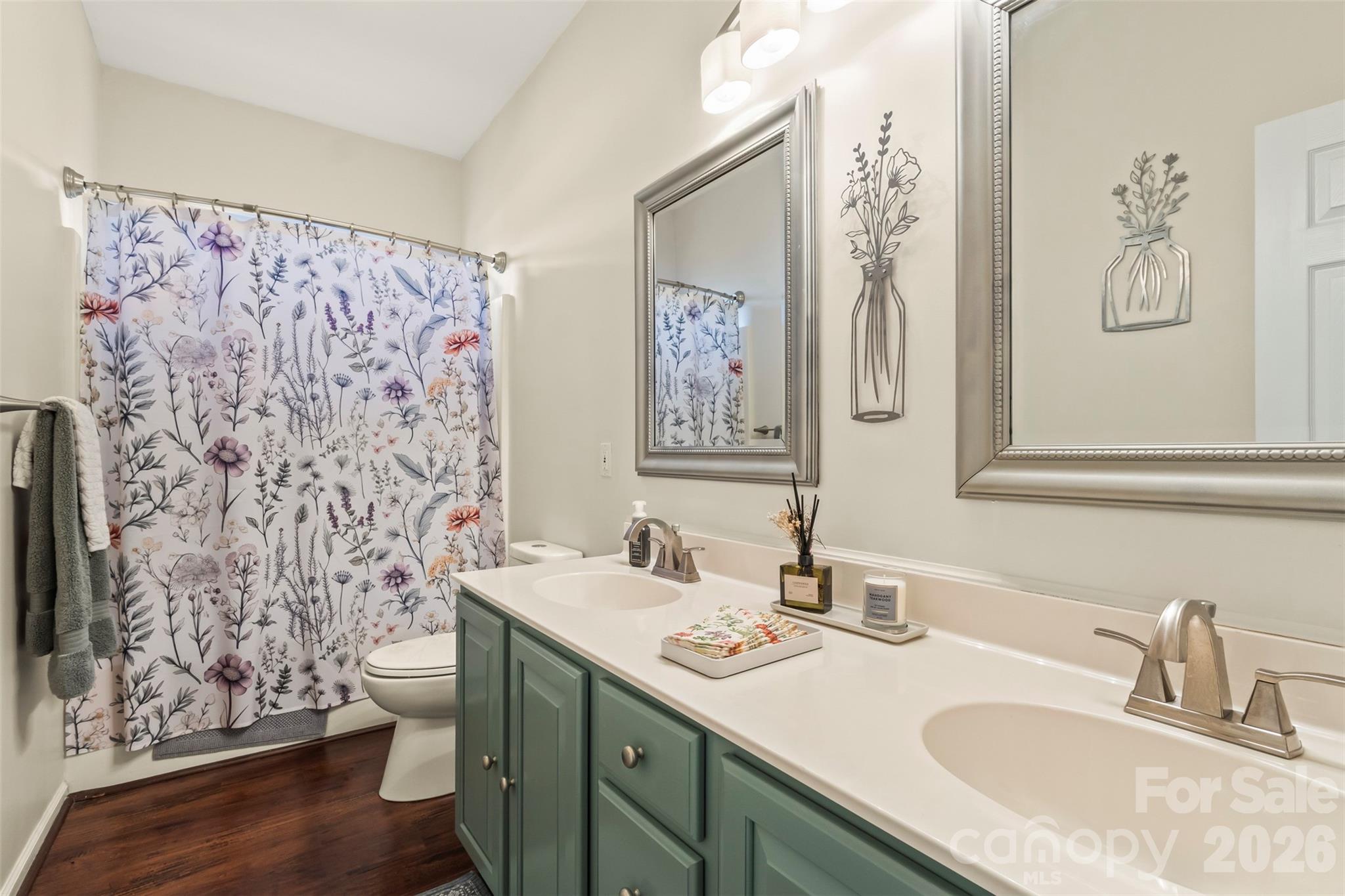 Gates At Waterside - Residential