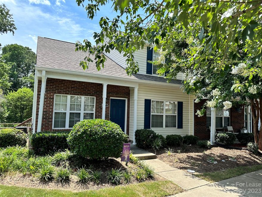 Nice End Unit Townhome Located in the Cole Creek Subdivision in Fort Mill, SC off of Hwy 21, Close to Pineville, 3 Bedrooms (2 Bedrooms & a Loft), 2.5 Bathrooms, Living Room with Gas Fireplace, Eat In Kitchen with Range, Refrigerator, Dishwasher and Microwave. Private Deck with view of woods.
No Smoking/No Vaping. Call Owner for All Pet Permission. Maximum Occupants 4. By Appointment Only (Available by September 1, 2023).