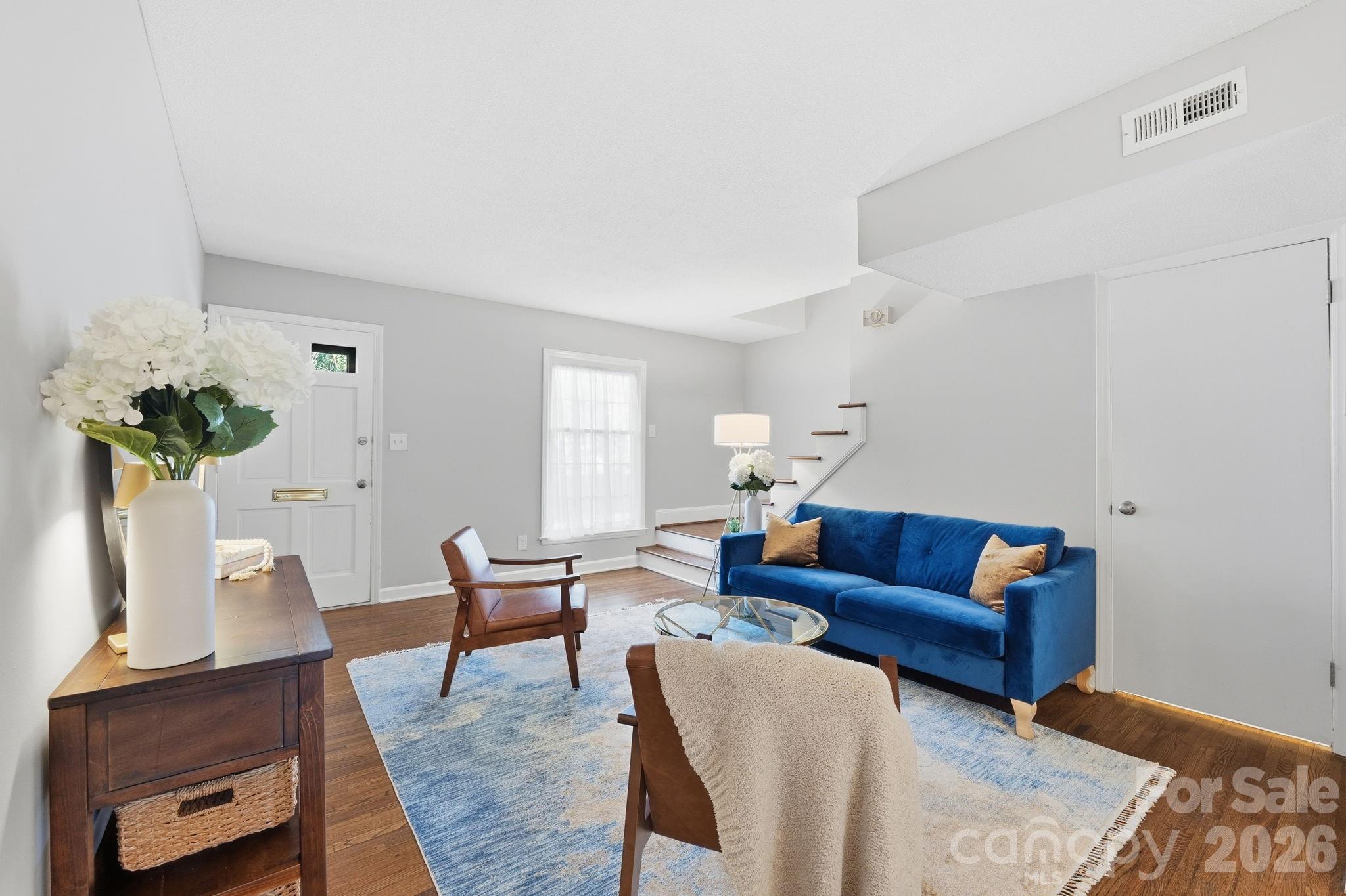 932 Hollywood Street