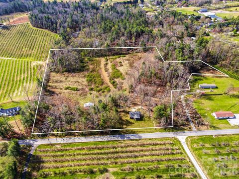 984 Pace Road Hendersonville NC 28792