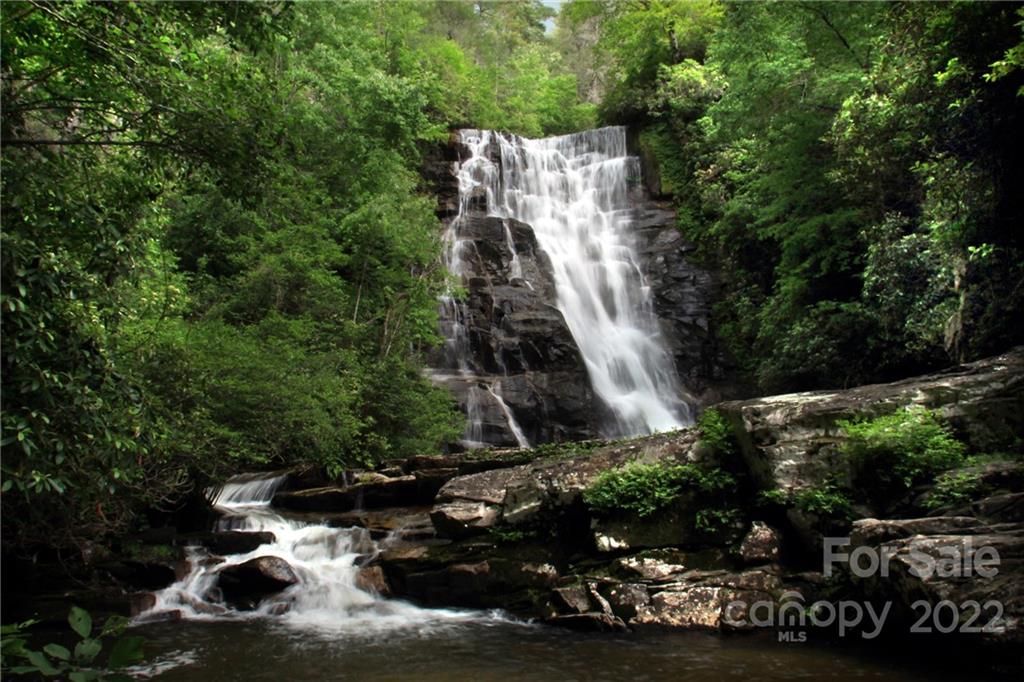 Round Mountain - Land