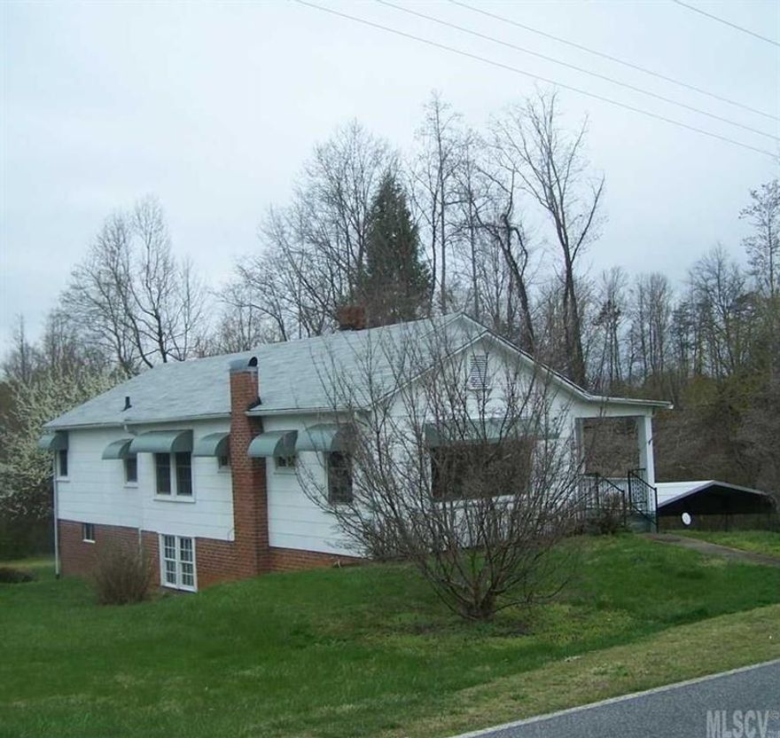 VERY NICE HOME HAS NEW CARPET,VINYL AND PAINT INSIDE. NEW PAINT ON EXTERIOR TRIM WORK. IT IS SET UP AS TWO  BEDROOMS NOW BUT COULD BE A THREE BEDROOM BY JUST ADDING A WALL. THIS HOME SIS READY TO MOVE IN ON DAY ONE.