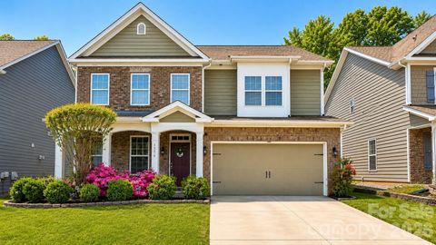 Photo of 1376 Rainier Drive, Fort Mill, SC 29708 (MLS # 4381935)