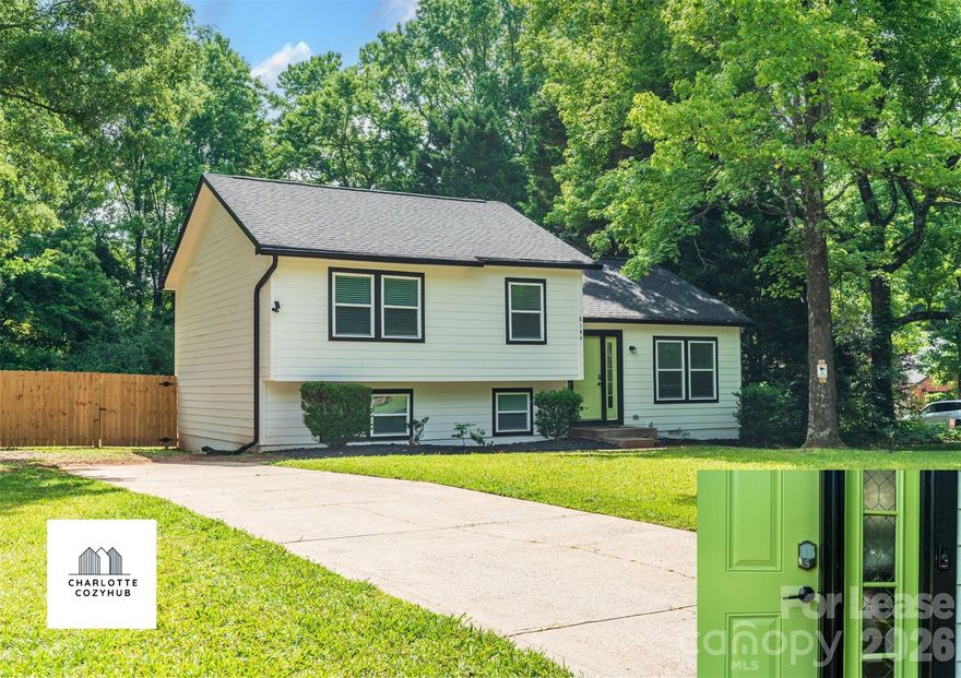 FULLY FURNISHED 4BR 2.5BA beautiful home near UNCC, NoDa & Uptown!! Sleeps 8 with 2 king and 2 queen beds. Completely renovated and spacious split-level home with a fully equipped kitchen with appliances, Dining area perfect for family meals, laundry, Fast Wi-Fi, Laptop-friendly workspace, and 3 smart TVs for entertainment. Just 15 minutes to Uptown Charlotte and close to UNCC and NoDa, making it ideal for families, groups, business travelers, and mid-term stays. Professionally managed for a comfortable stay. Washer and dryer available in Basement. Rent includes all utilities (Electricity, Water, Internet) and lawn maintenance.

Lease Term: Minimum 1 month and upto 1 year.

Please note that the property also has a separate guest house (ADU) located behind the main home, which is rented separately. Each unit has its own private entrance and no shared indoor spaces to ensure privacy for residences.