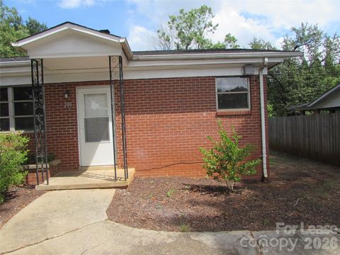 Photo of 283 15th Street SE, Hickory, NC 28602 (MLS # 4399707)