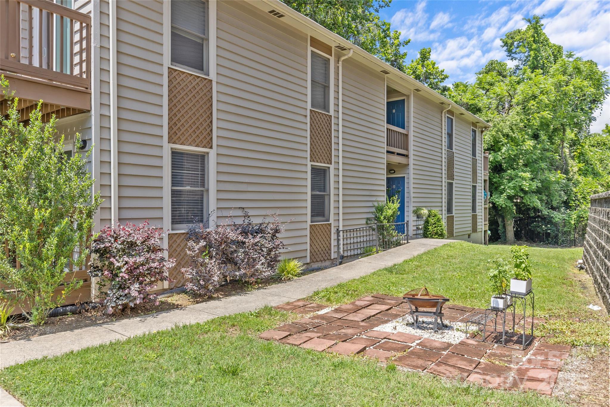 221 N Cedar Street