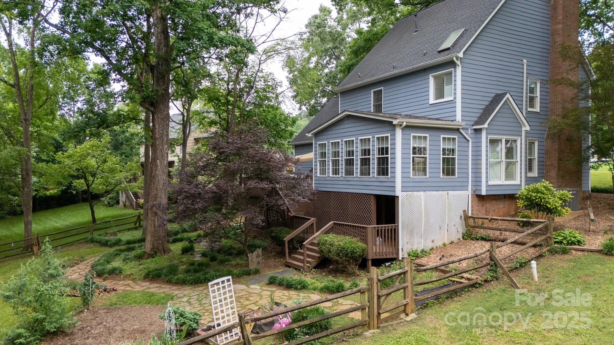 POINT CROSSING - Residential