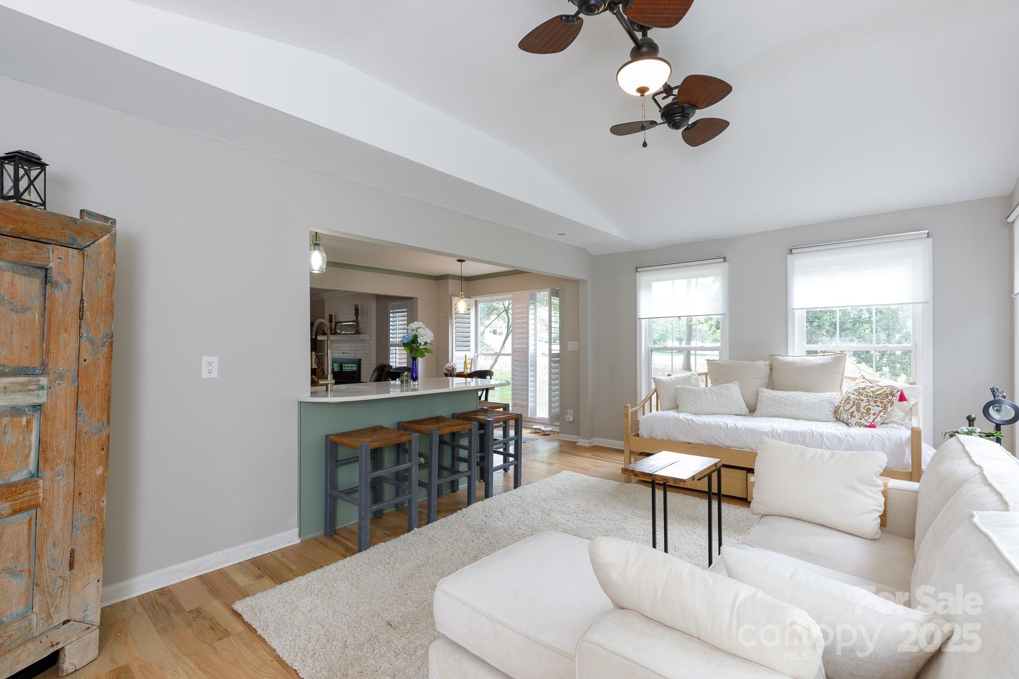 POINT CROSSING - Residential