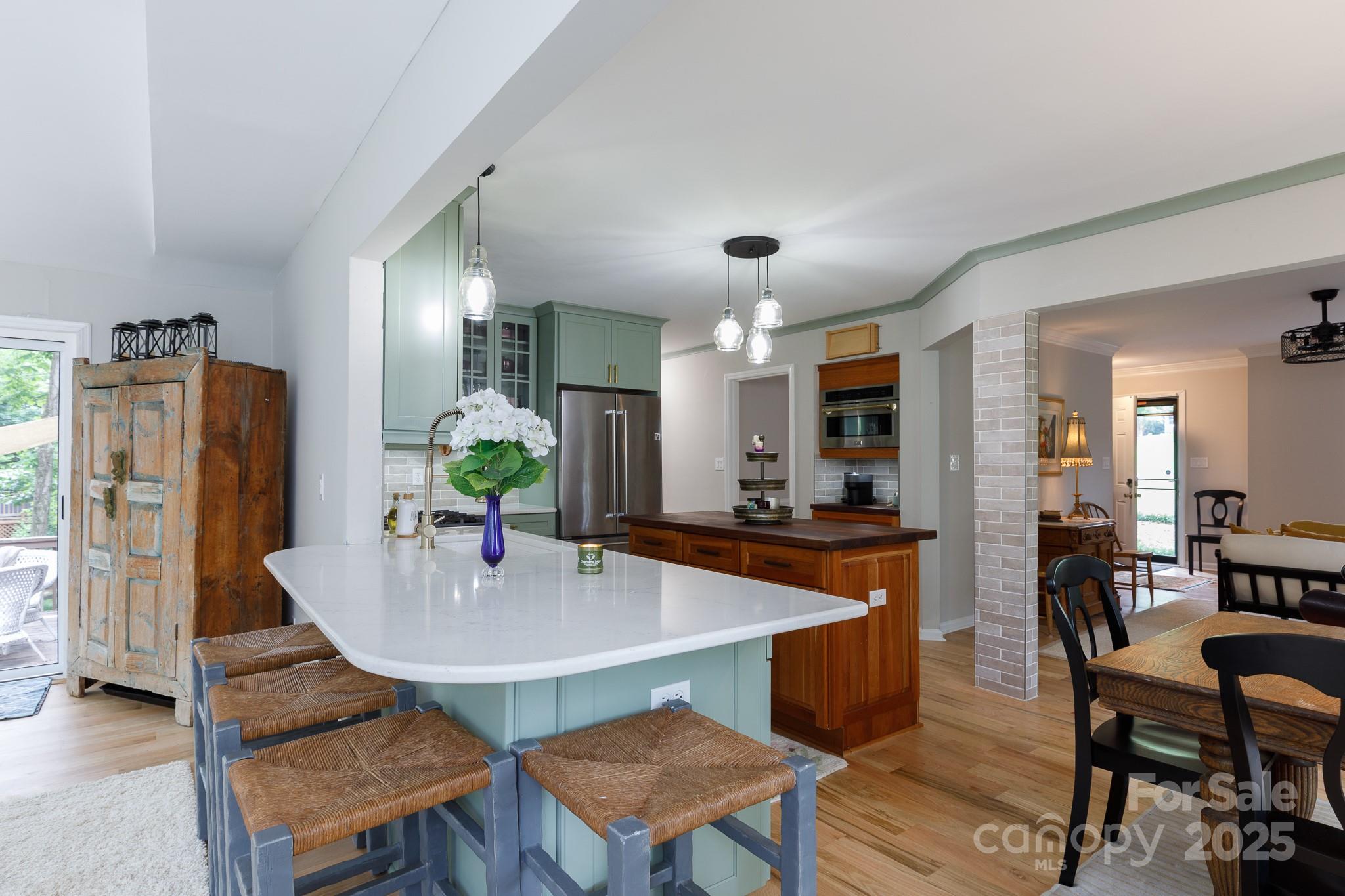 POINT CROSSING - Residential