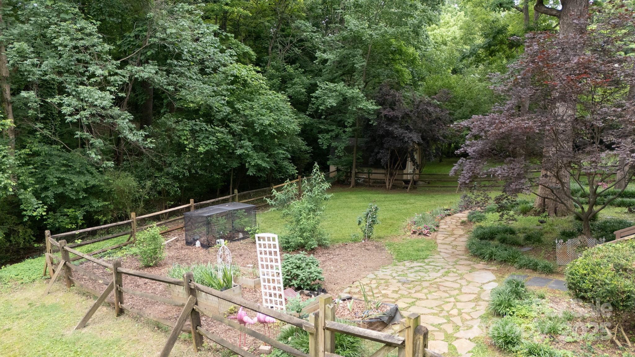 POINT CROSSING - Residential