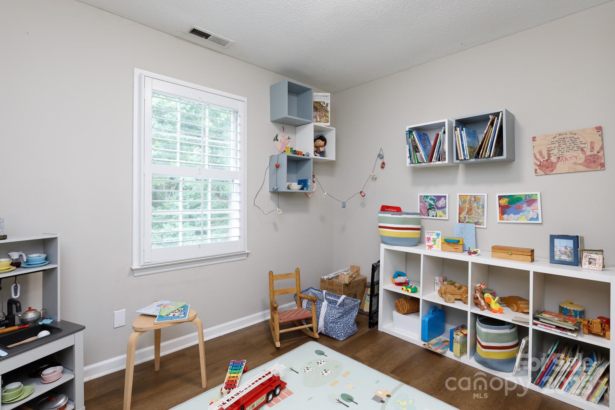 POINT CROSSING - Residential