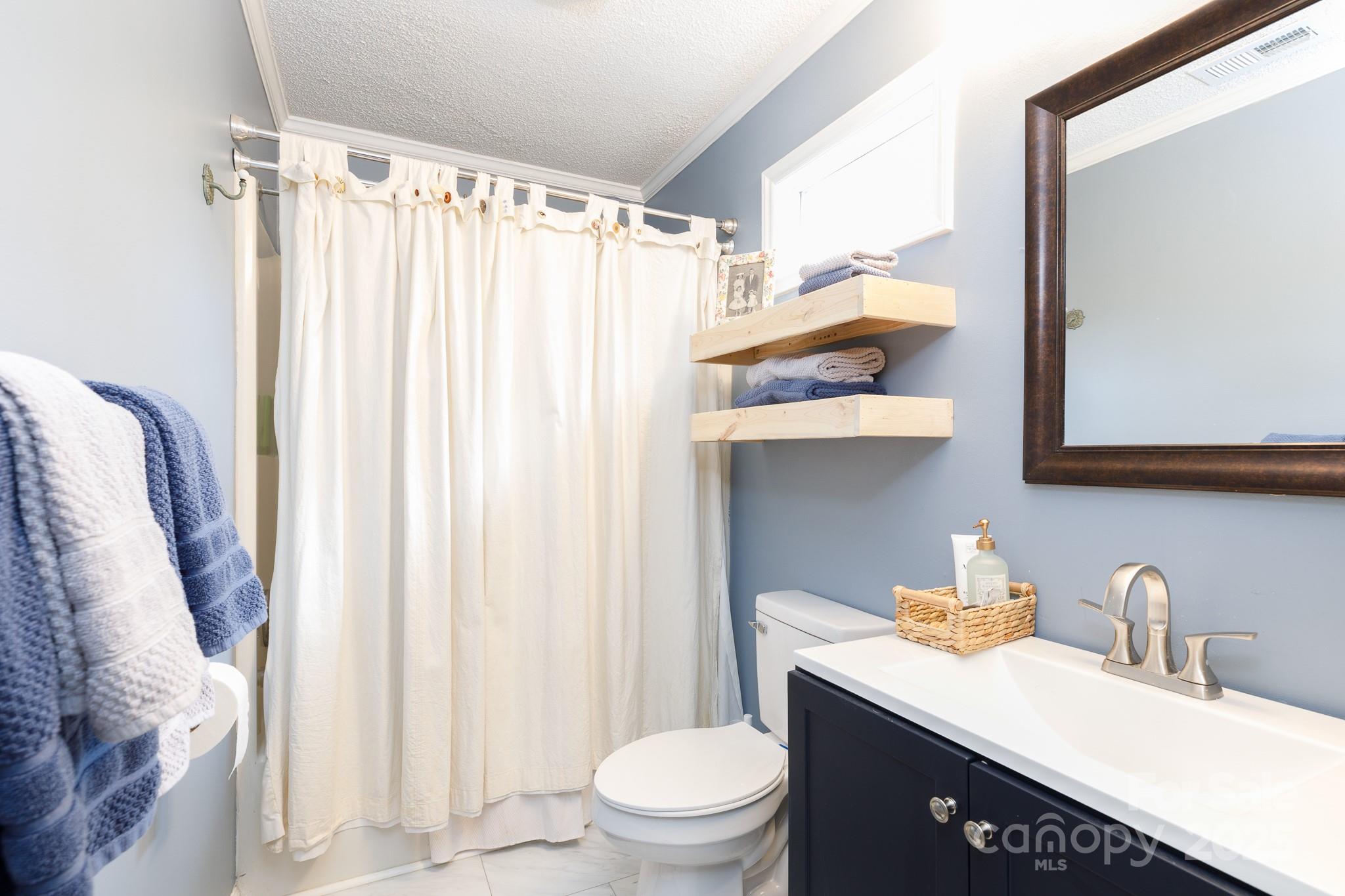 POINT CROSSING - Residential