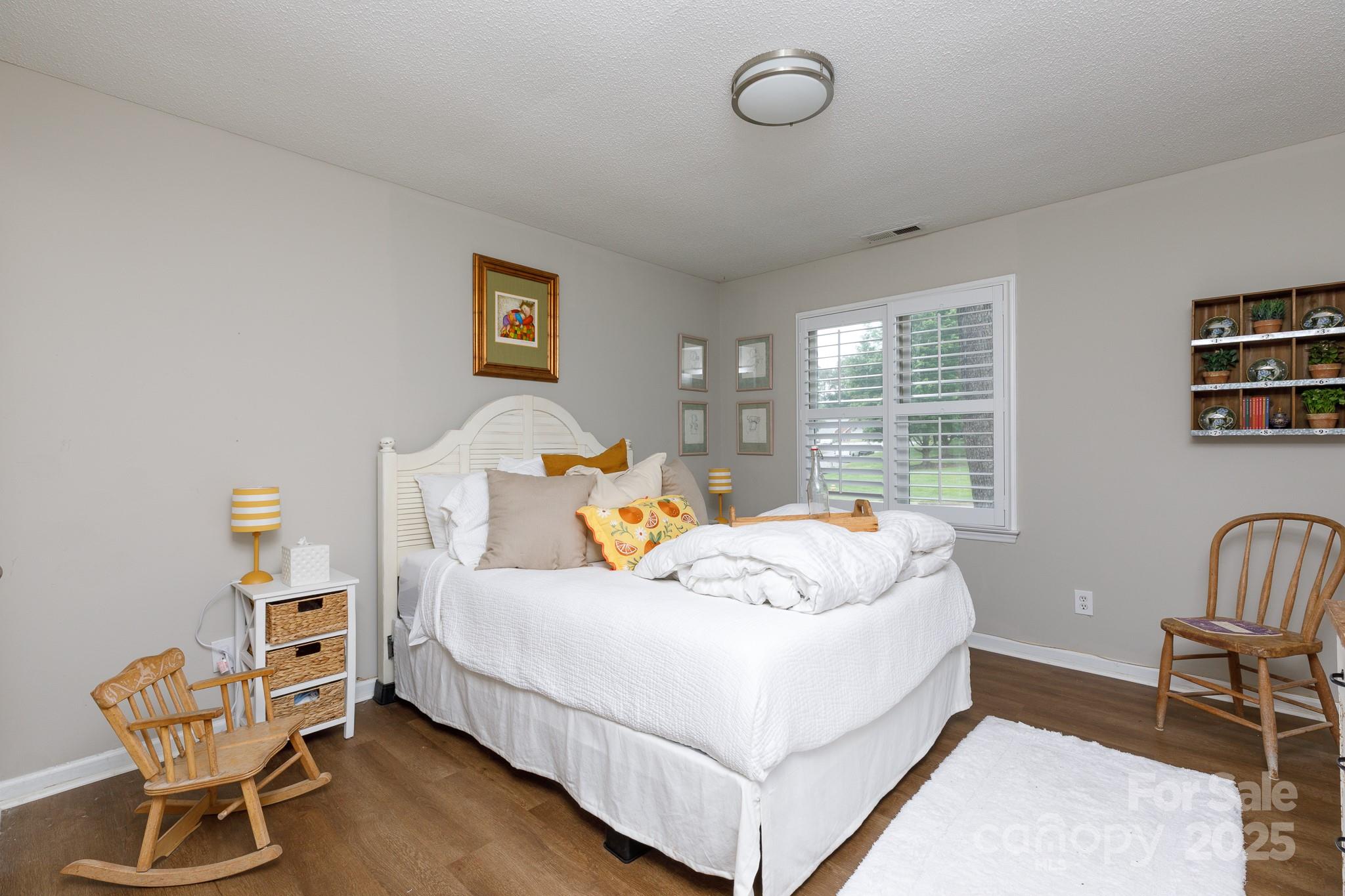 POINT CROSSING - Residential