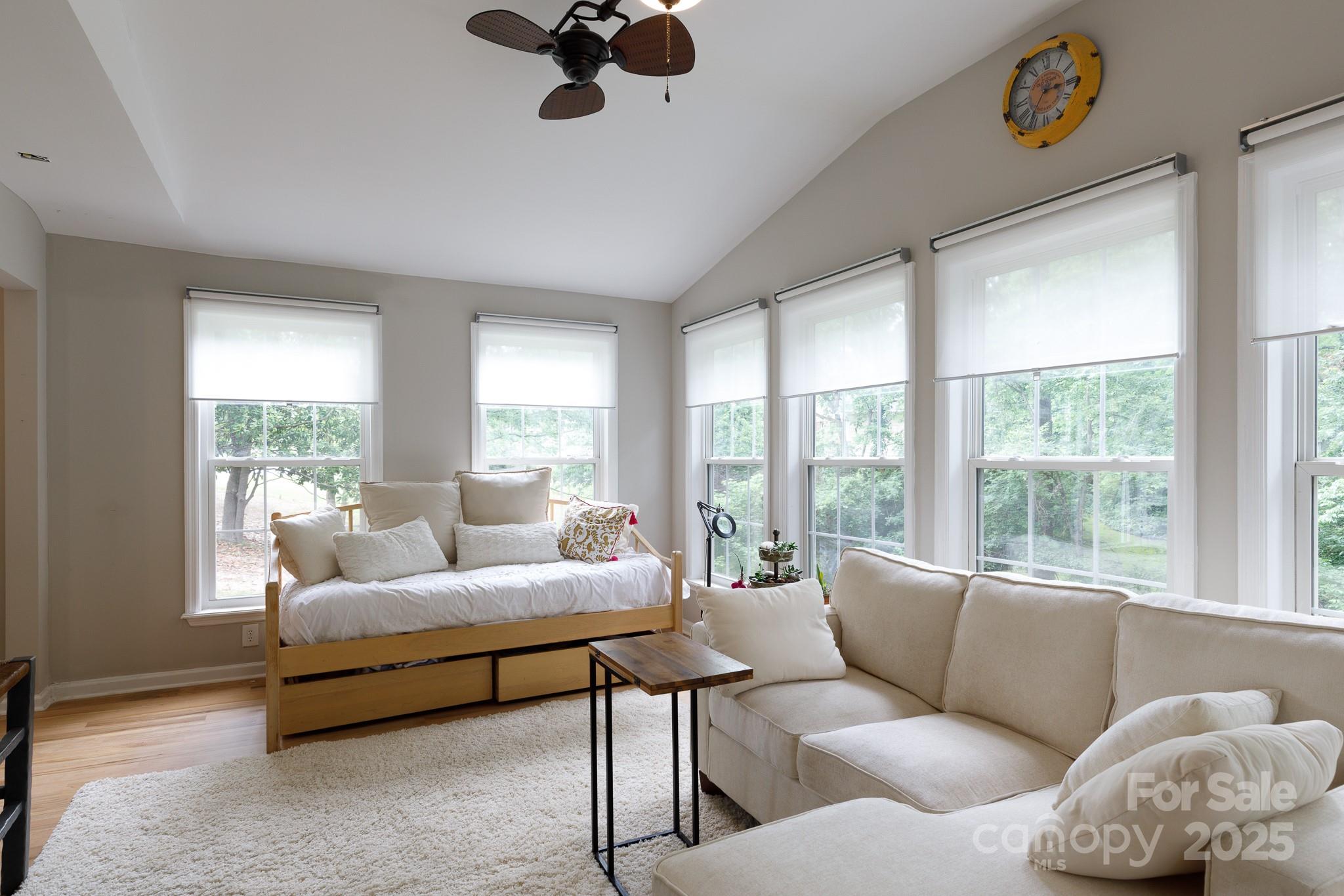 POINT CROSSING - Residential