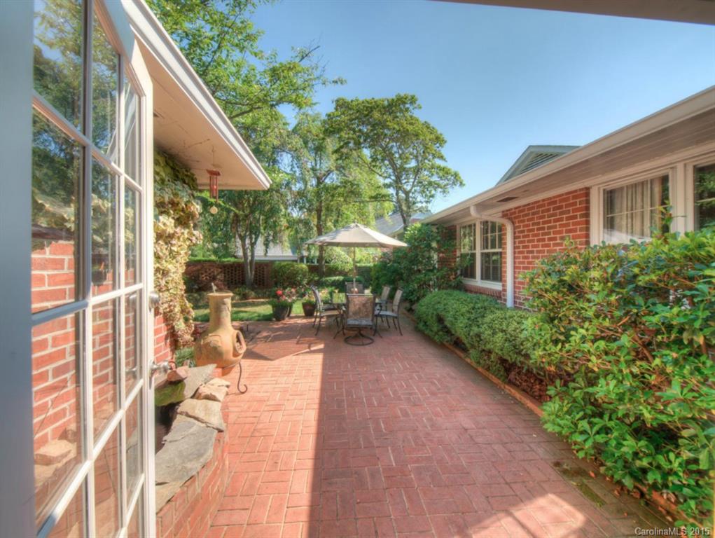 Armstrong Circle - Residential