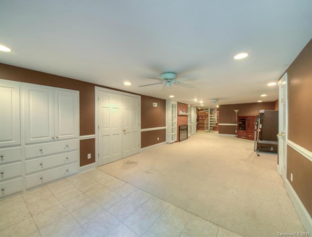 Armstrong Circle - Residential