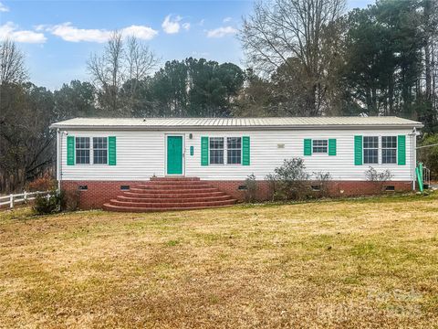 205 W Haywood Lane Mount Gilead NC 27306