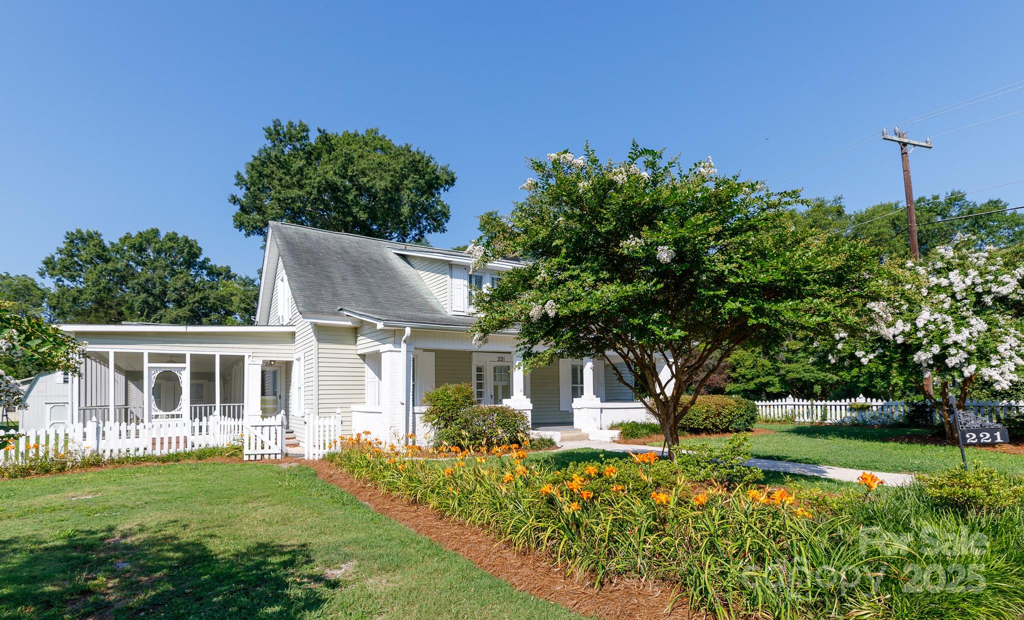 221 Kings Mountain Street