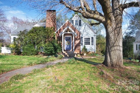 25 Bear Creek Road Asheville NC 28806