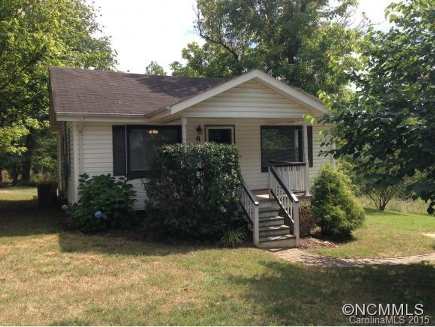Move-in ready, darling West Asheville 2BR/1BA bungalow has freshly painted interior and refinished hardwood floors. Spacious eat-in kitchen boasts two full walls of cabinets. Covered front porch has a sunset-facing swing and the starlit rear deck is a sanctuary. Amid new construction and only 5 minutes from all the hot spots; zoned RM8.
