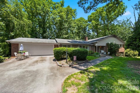 Photo of 200 Westwood Drive, Morganton, NC 28655 (MLS # 4391941)