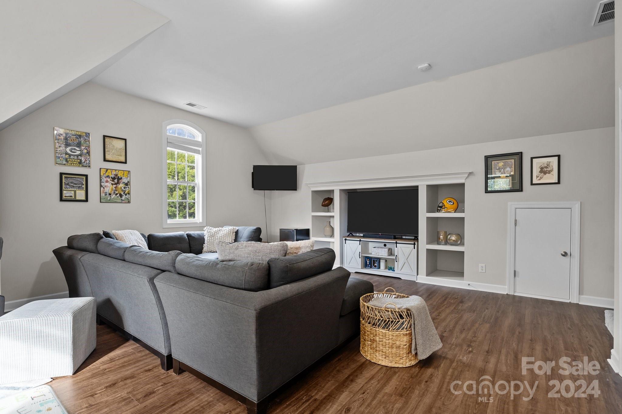 The Palisades - Residential