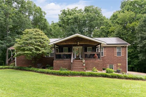 128 Oak Trails Pass Leicester NC 28748