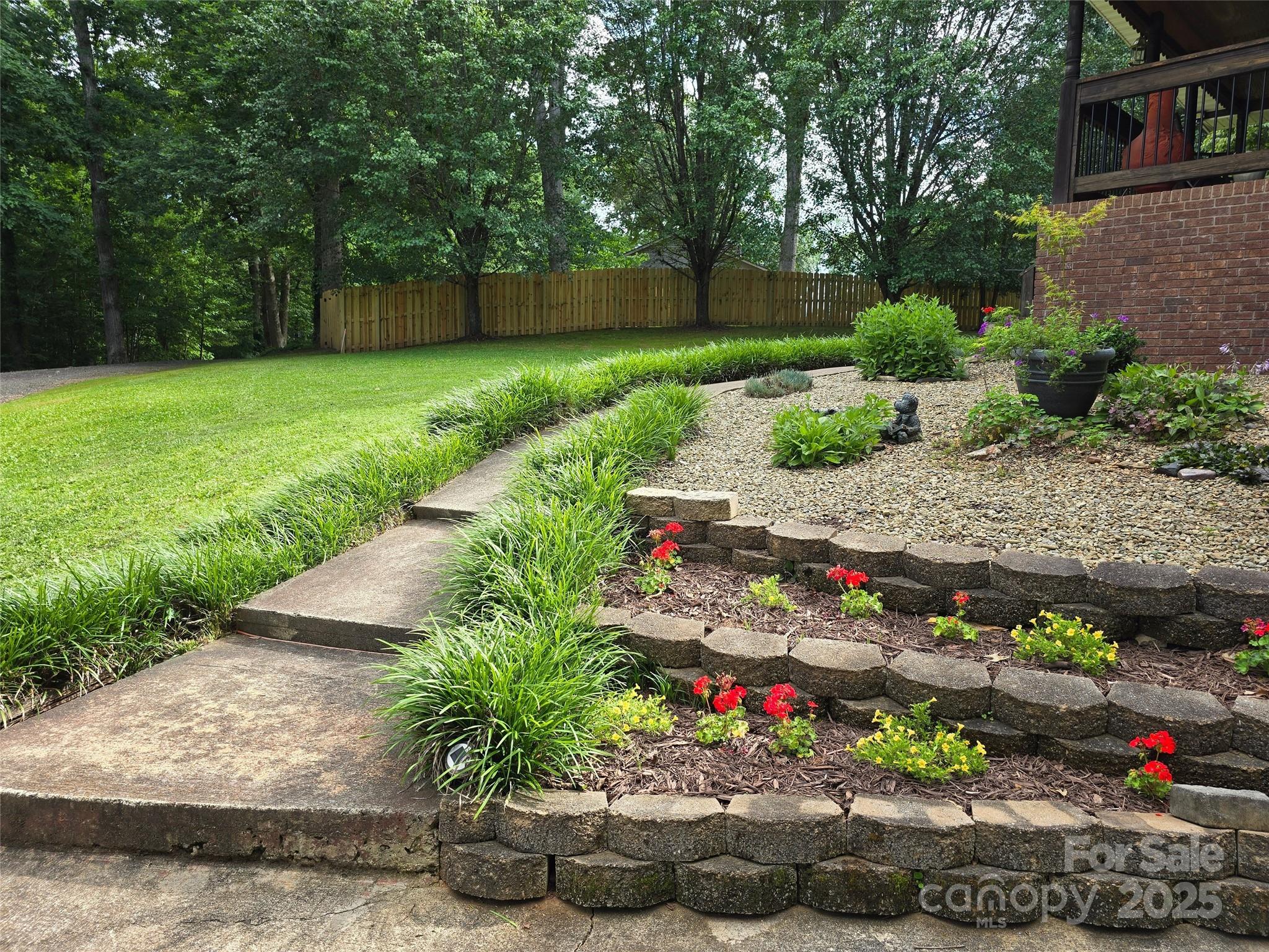 128 Oak Trails Pass