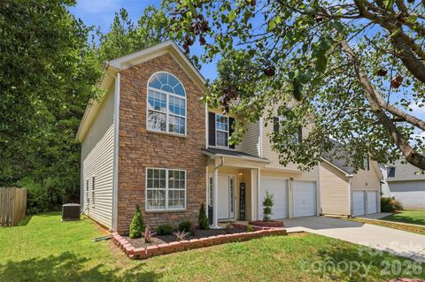 Photo of 4923 Eagle Creek Drive, Charlotte, NC 28269 (MLS # 4397626)