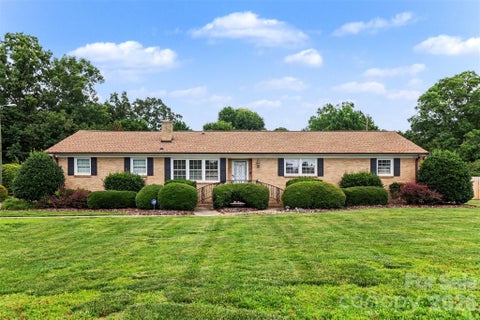 Photo of 114 Carderock Court, Charlotte, NC 28214 (MLS # 4393863)