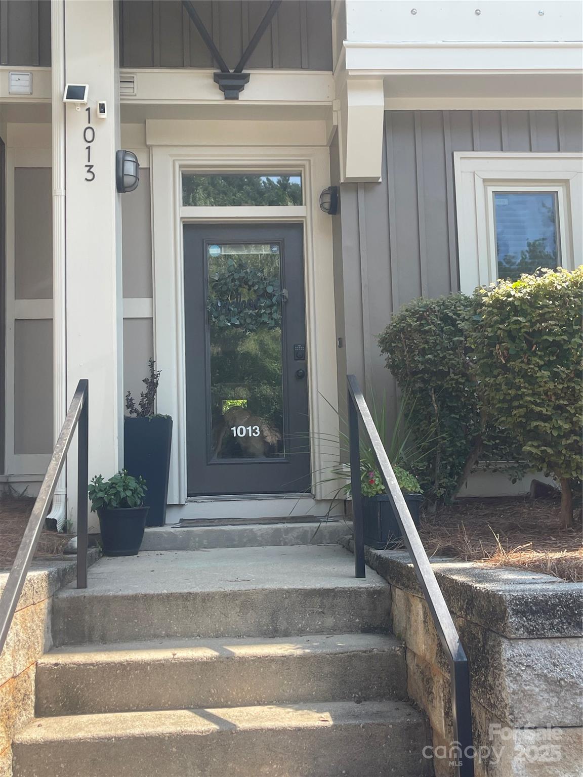 1013 Park West Drive 5