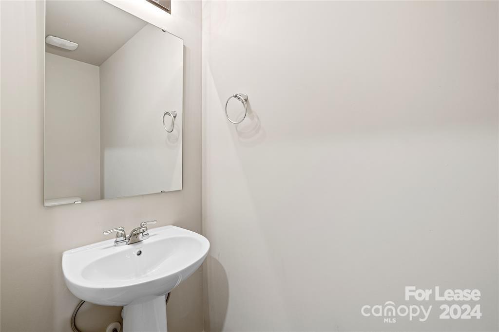 Ashton Manor - Residential Lease