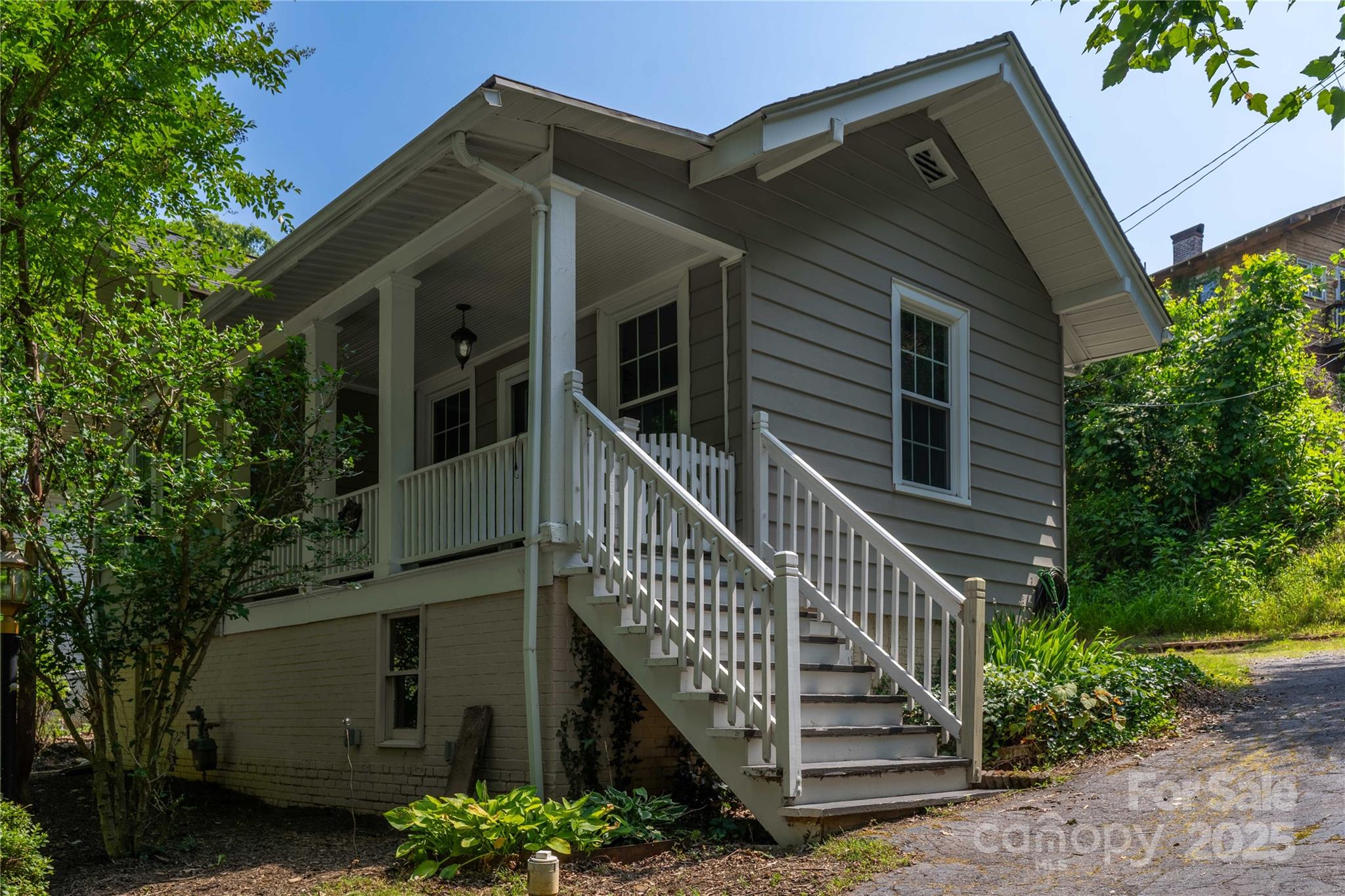 6 Wood Avenue